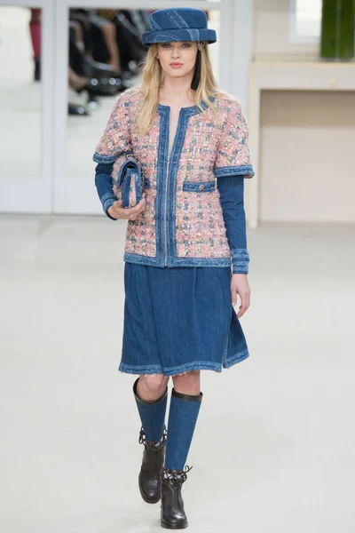 Look 10